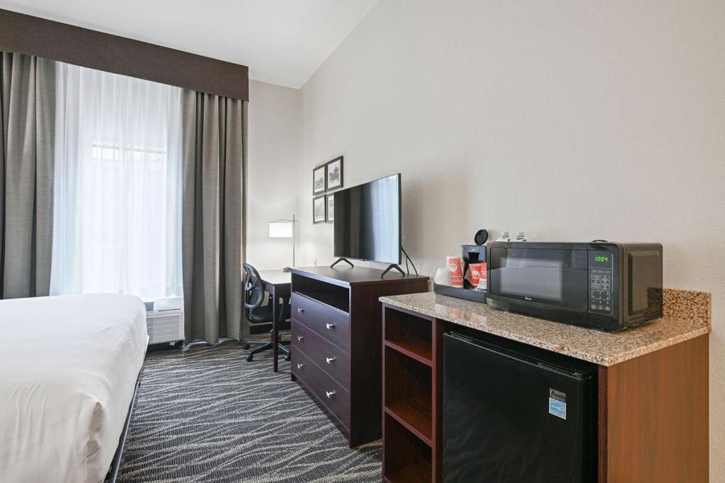 Cobblestone Hotel & Suites - Mosinee 外观 照片