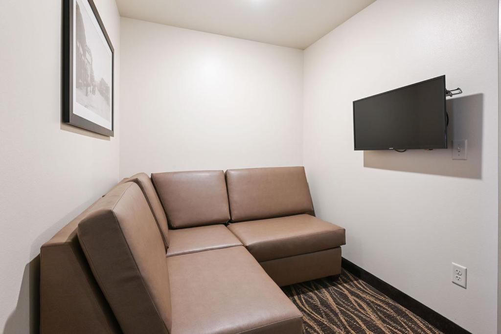 Cobblestone Hotel & Suites - Mosinee 外观 照片