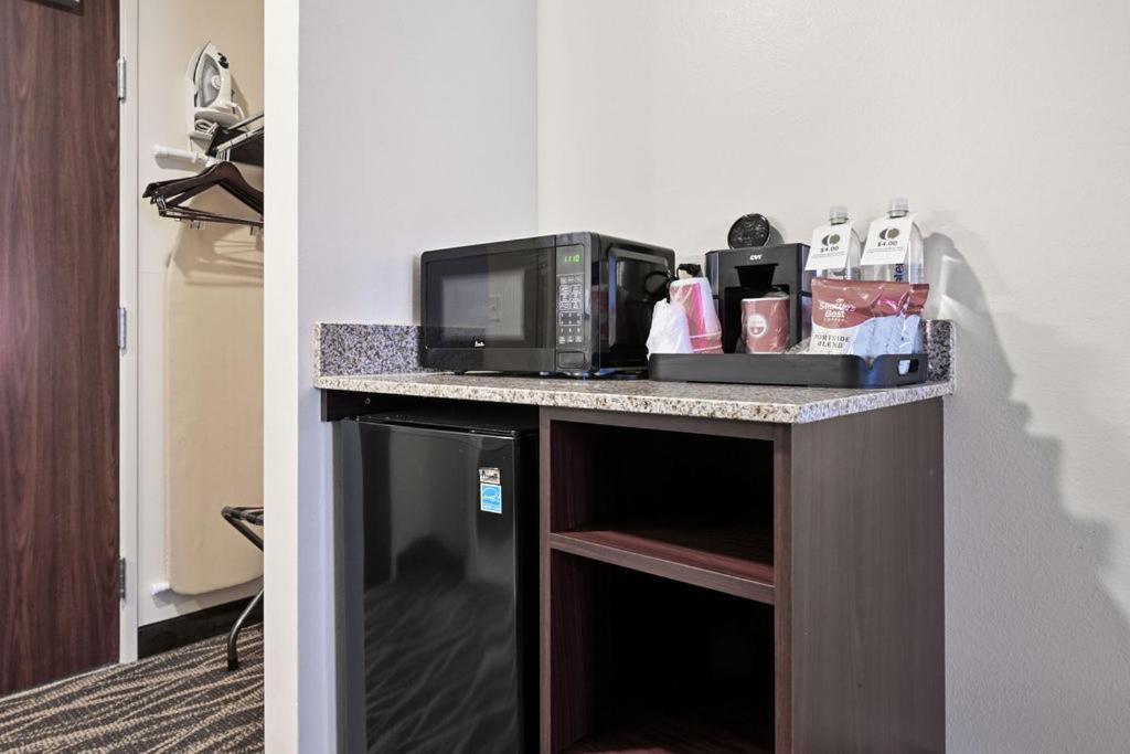 Cobblestone Hotel & Suites - Mosinee 外观 照片