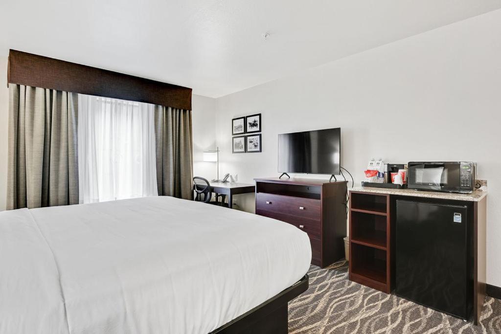 Cobblestone Hotel & Suites - Mosinee 外观 照片