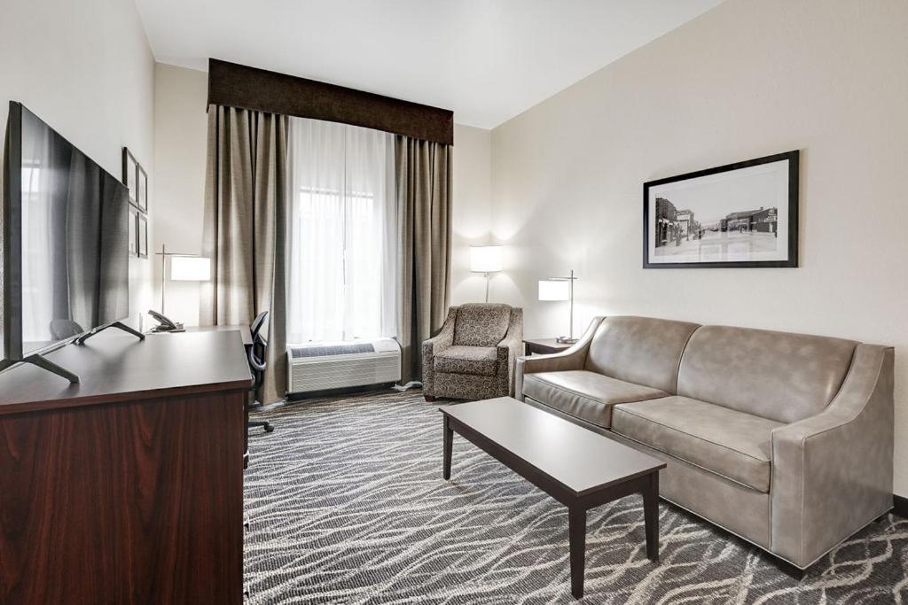 Cobblestone Hotel & Suites - Mosinee 外观 照片
