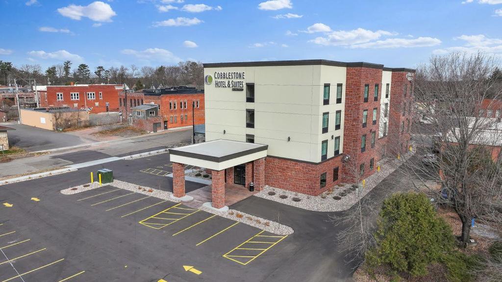 Cobblestone Hotel & Suites - Mosinee 外观 照片