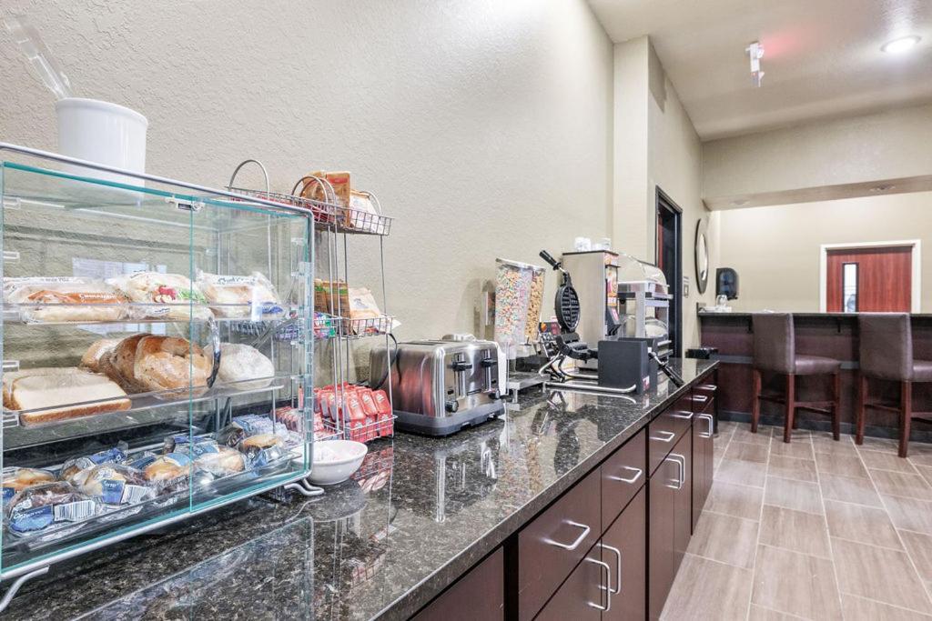 Cobblestone Hotel & Suites - Mosinee 外观 照片
